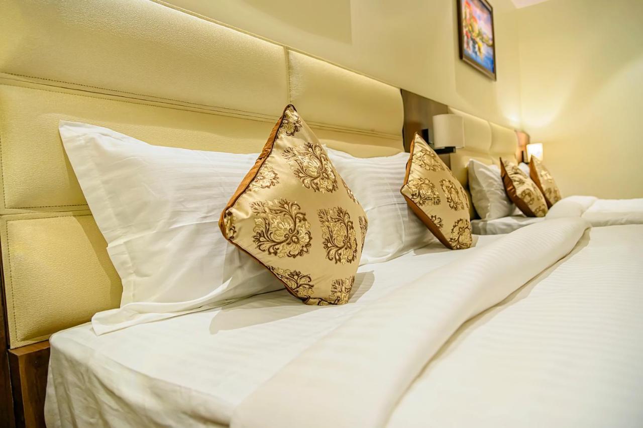 Hotel Hira Inn-10Mins From Railway Station & Bus Station Аллахабад Экстерьер фото