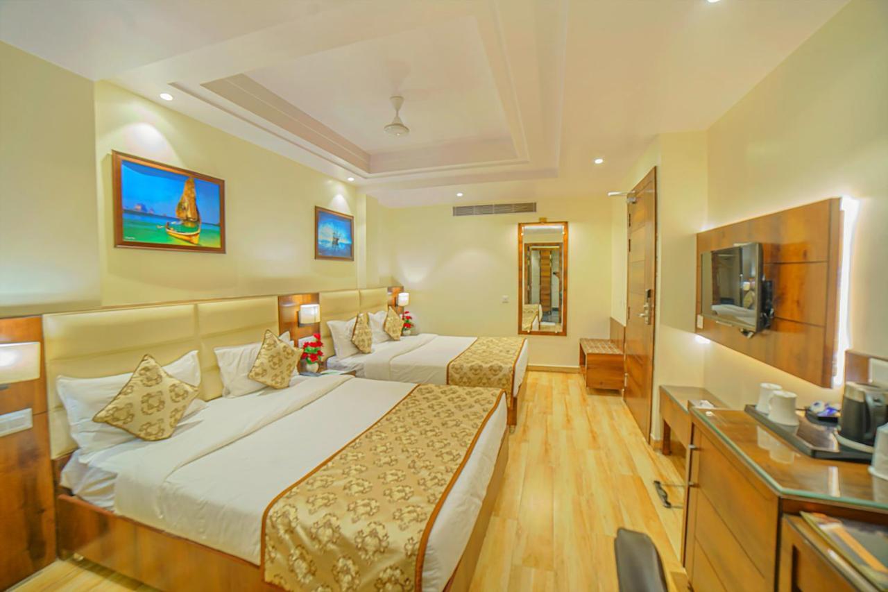 Hotel Hira Inn-10Mins From Railway Station & Bus Station Аллахабад Экстерьер фото